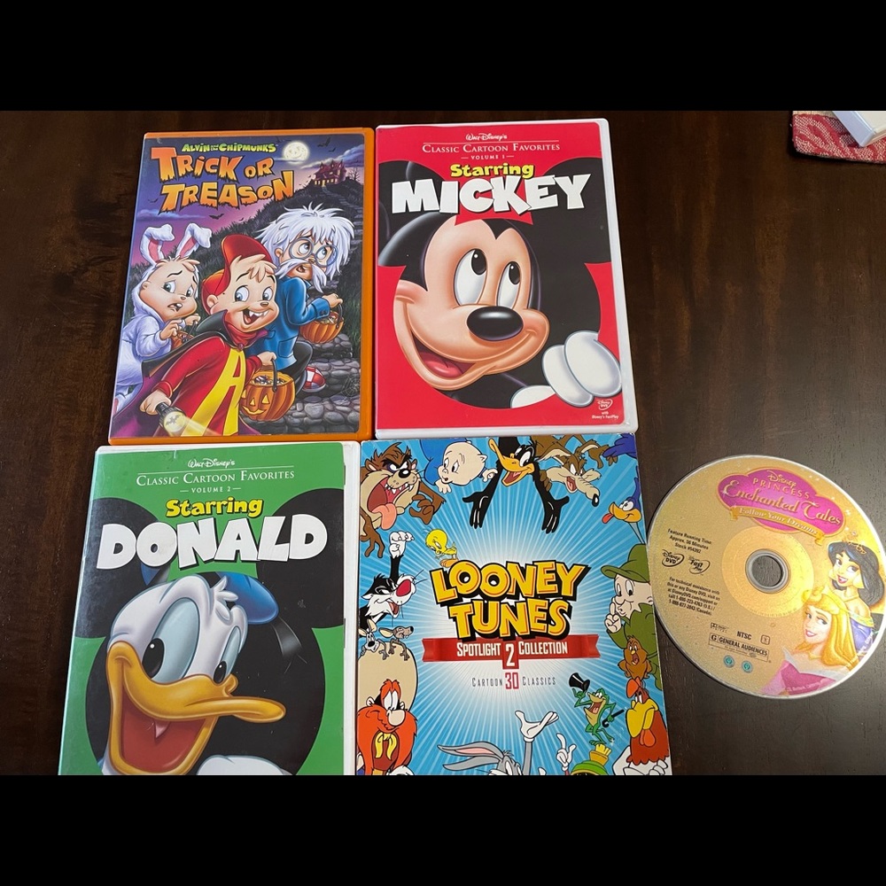 Kids DVD lot - Disney, Looney Tunes, Alvin and the Chipmunks